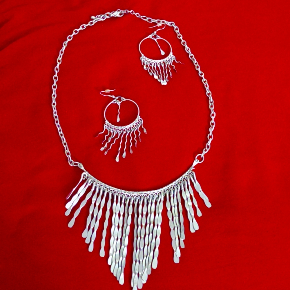 Hand made earings and necklace